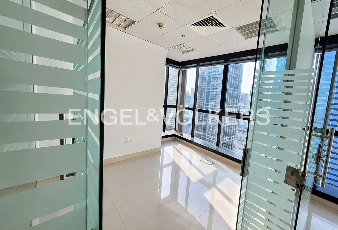 Lake View | Glass Fitted | Prime Location