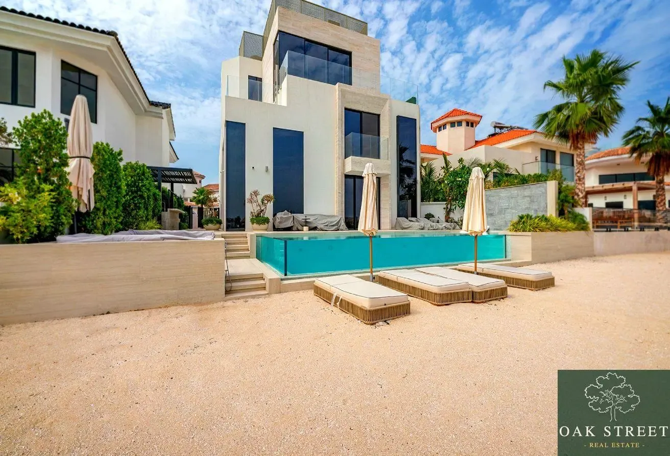 Triple Storey | Close to Tip | Fully Renovated