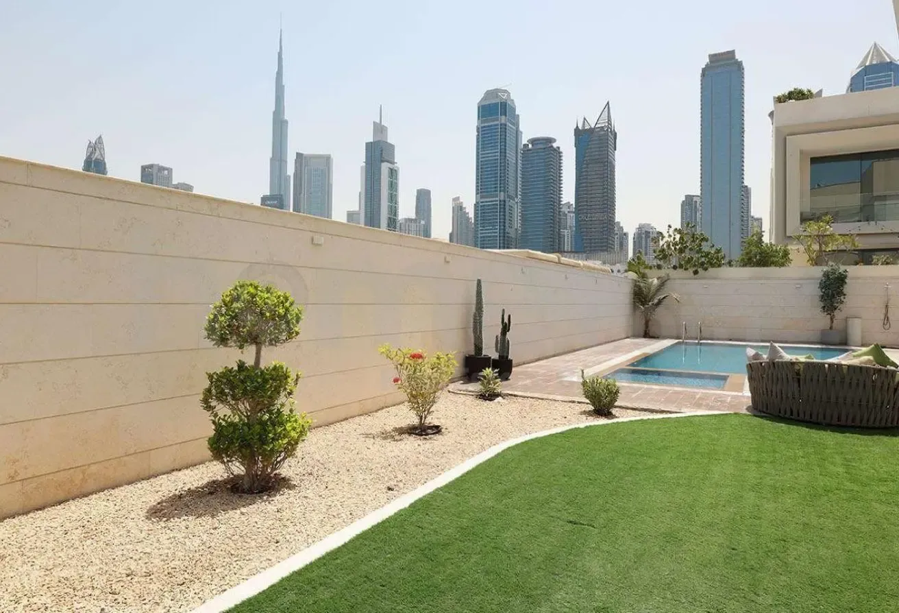 Exquisite Premium Fully Furnished| Vacant