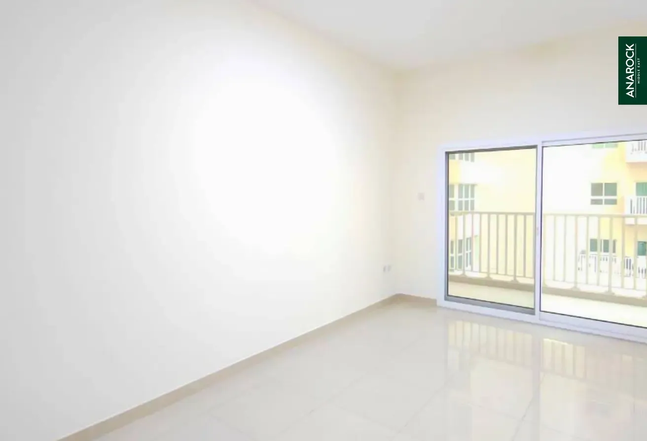 High Floor | 2 Parking | Vacant in October