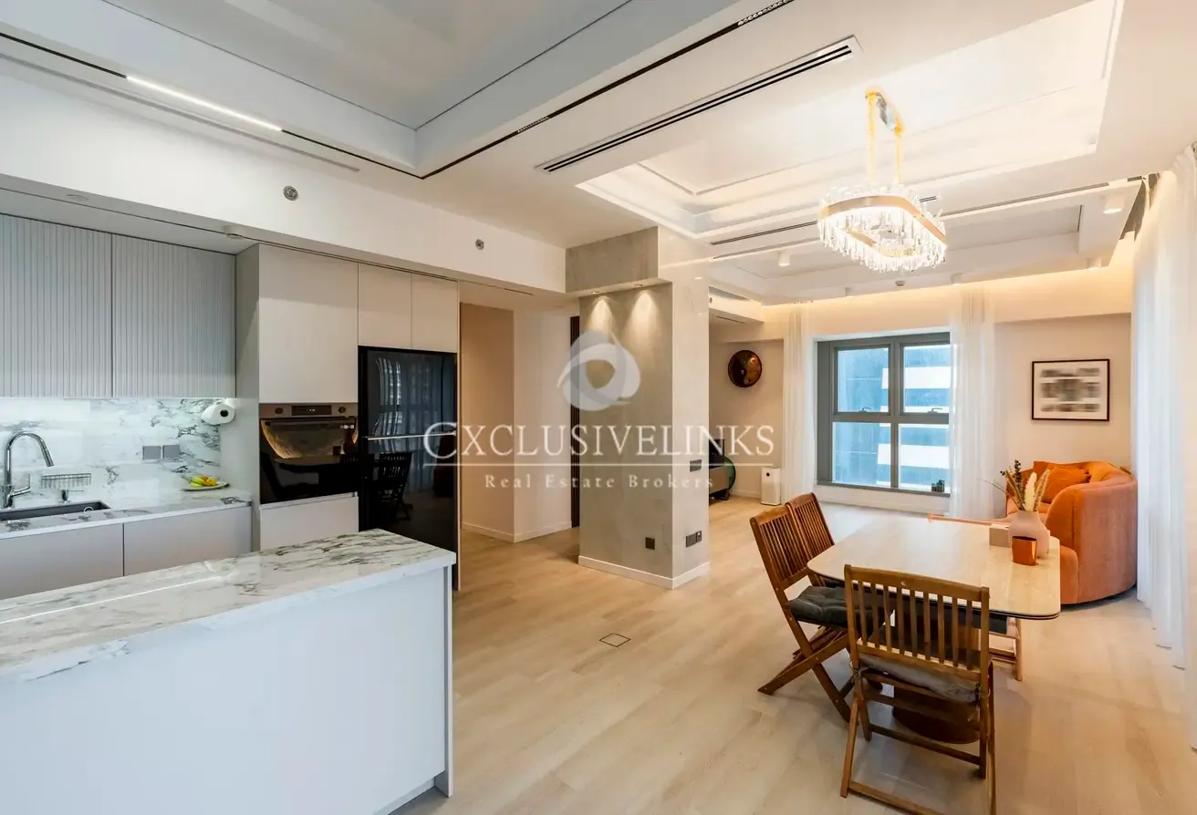 Fully Renovated | Vacant | Corner Unit