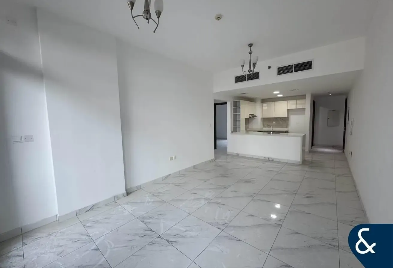 Vacant | Pool View | Good Layout