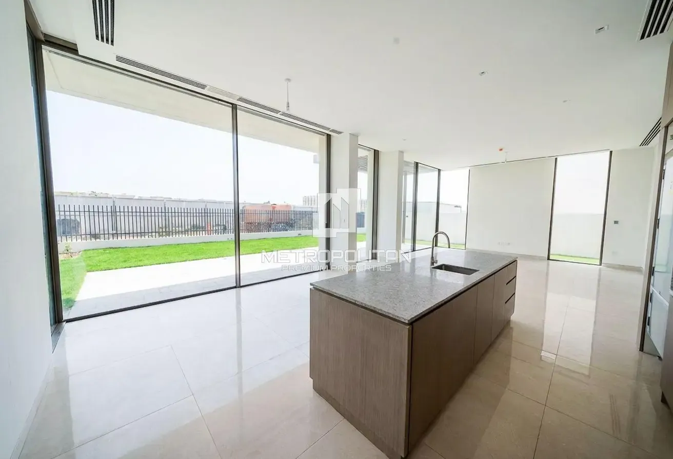 Large Type|Grease Kitchen|Ensuite|Facing Downtown