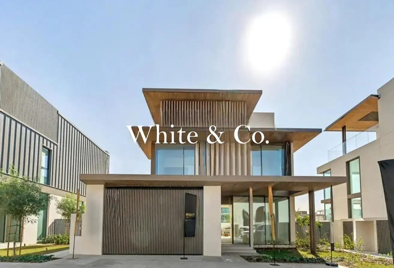 Prime Location | 4 Bed + Study | Luxury