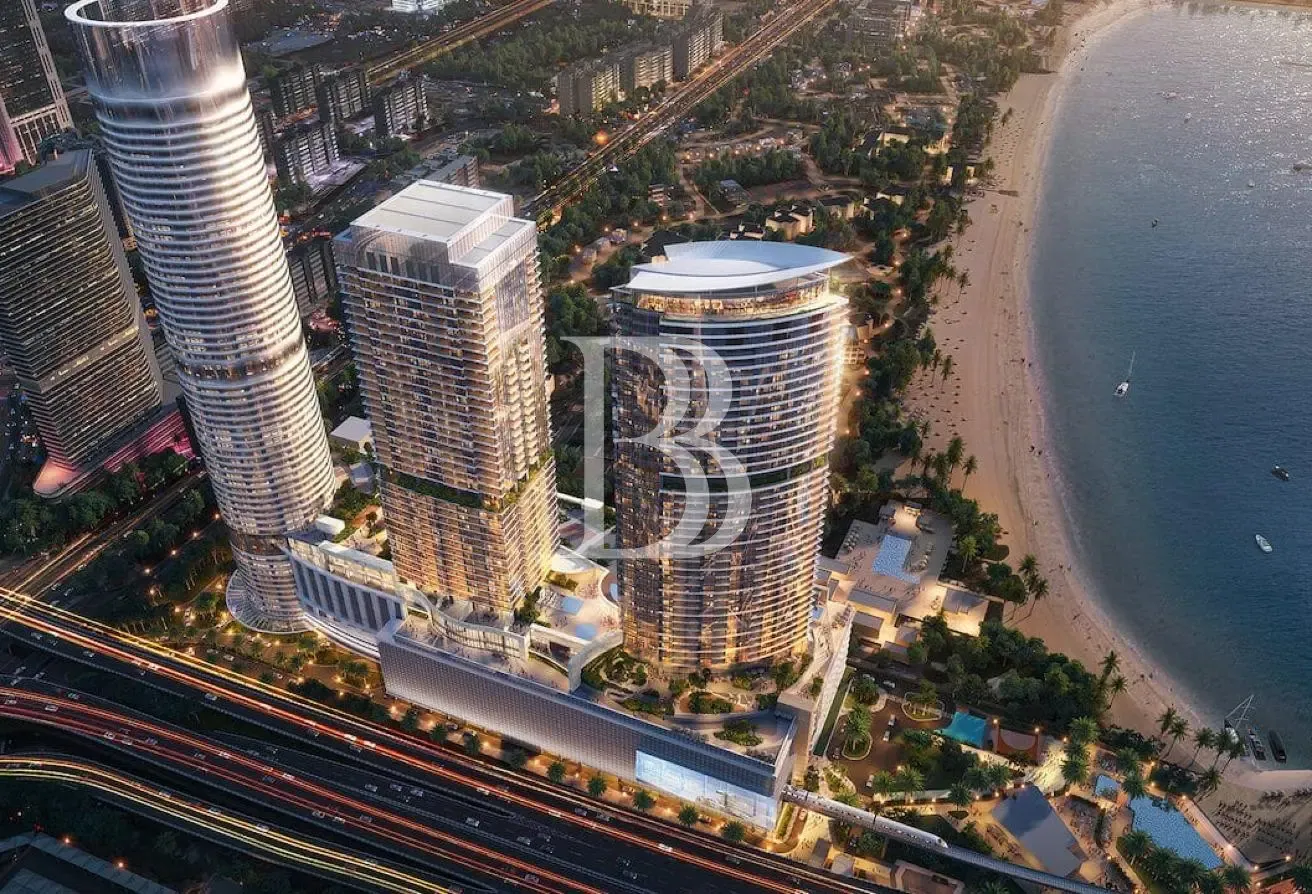 Beachfront Living | Luxurious | Sea View