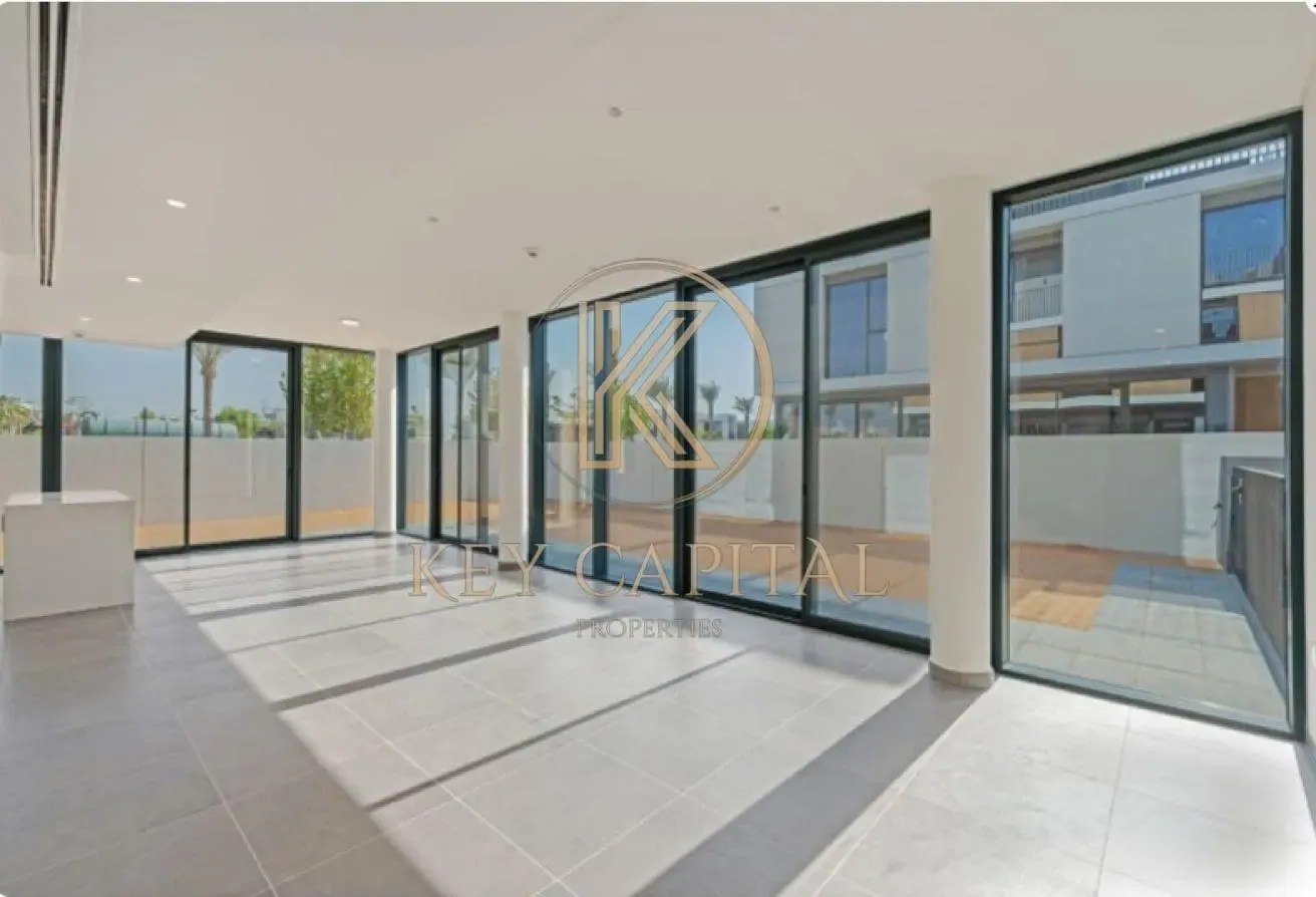 Single Row 4BR | Garden | Ready Now