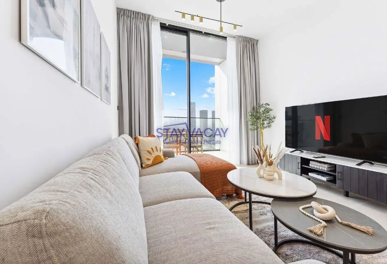 Stylish | 15 Minutes to Dubai Marina | Balcony