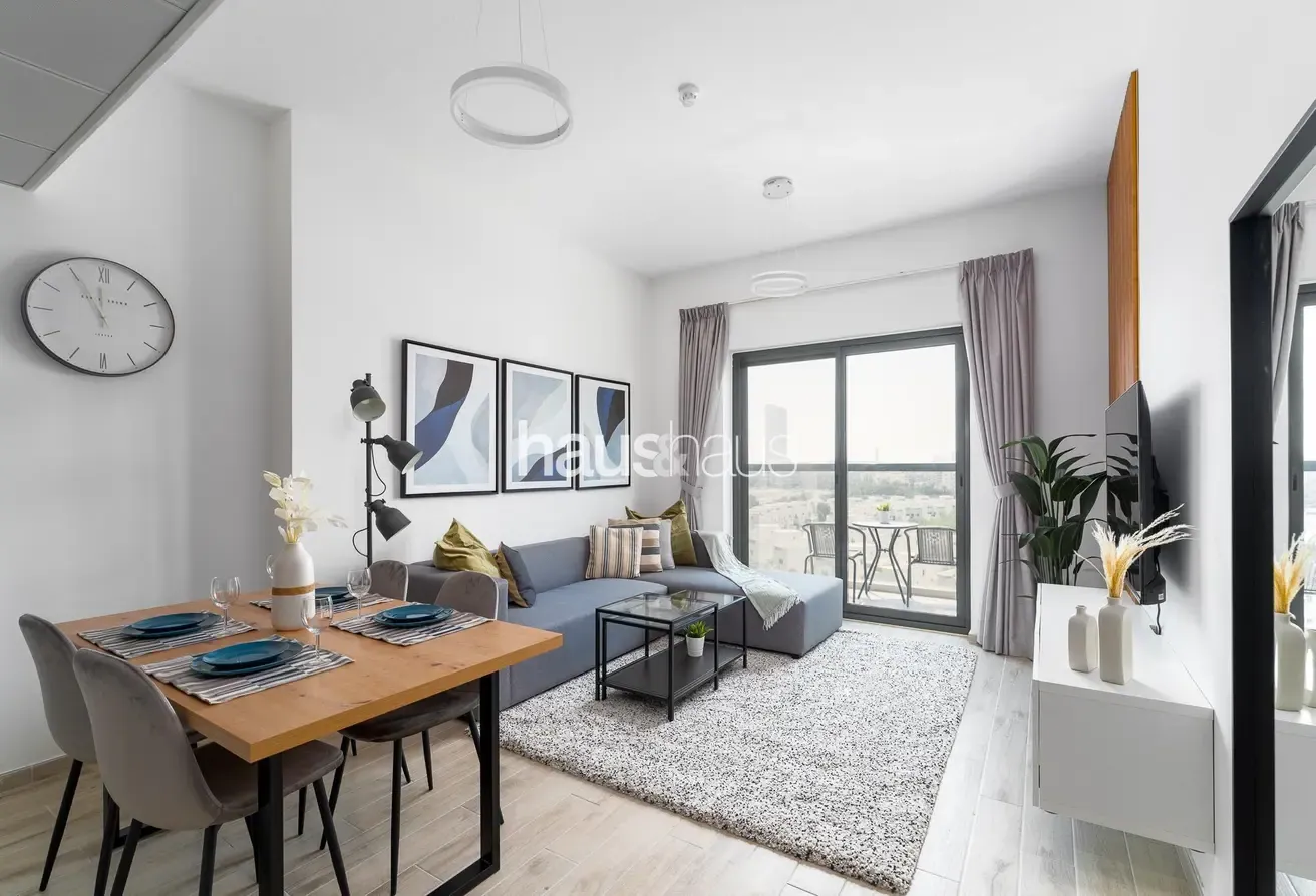 Contemporary | Beautiful View | Spacious