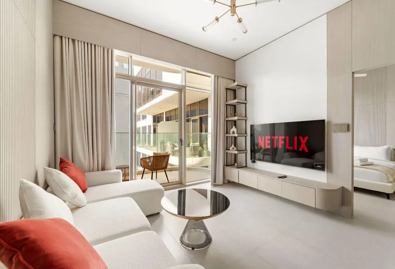 EXCLUSIVE DEAL | REFINED 1 BR