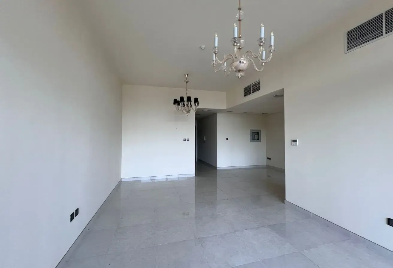 Vacant | Huge size | Price reduced