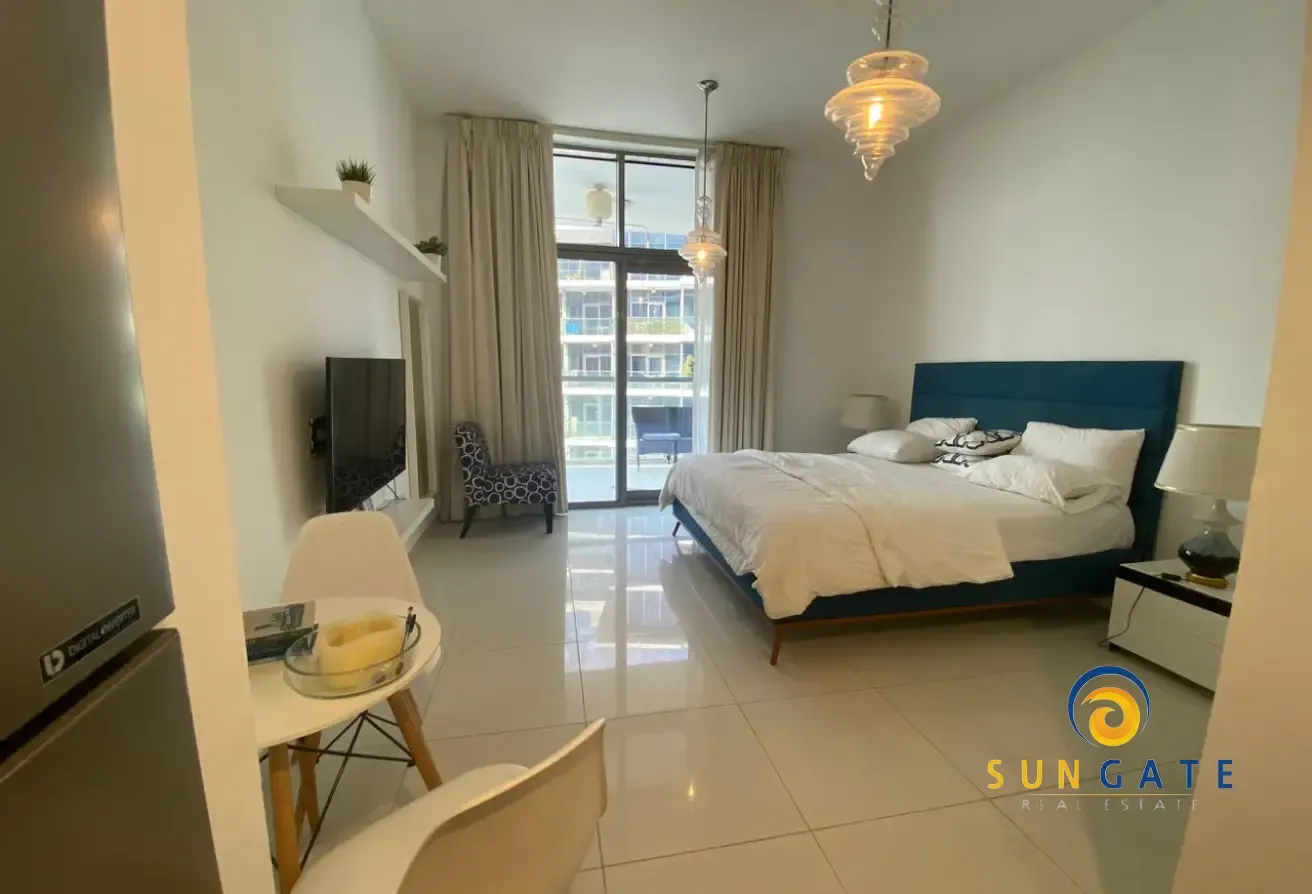 Golf course views, Fully furnished, Big balcony
