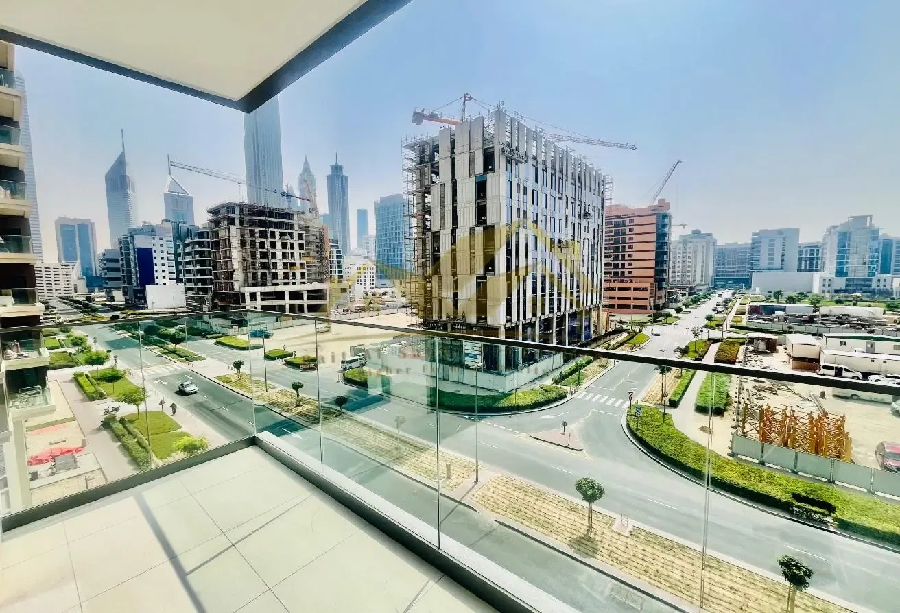 1 BR Apartment with Shared Pool in Al Satwa