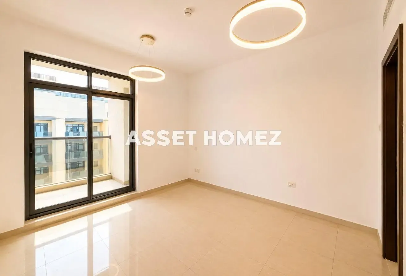 Vacant | Spacious Layout | Gym Pool Parking
