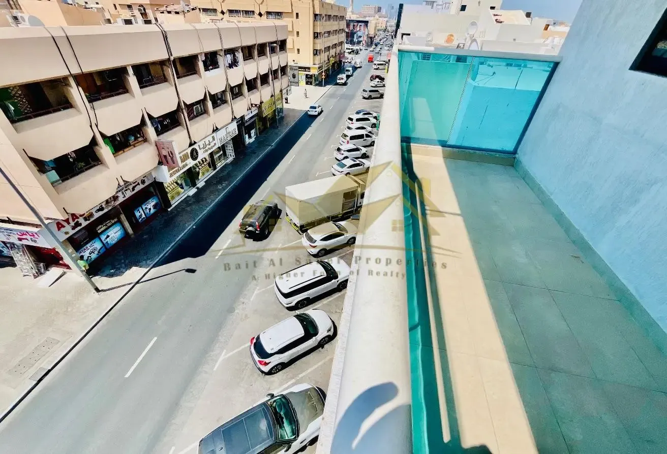 Superb location 1br near to satwa bus station
