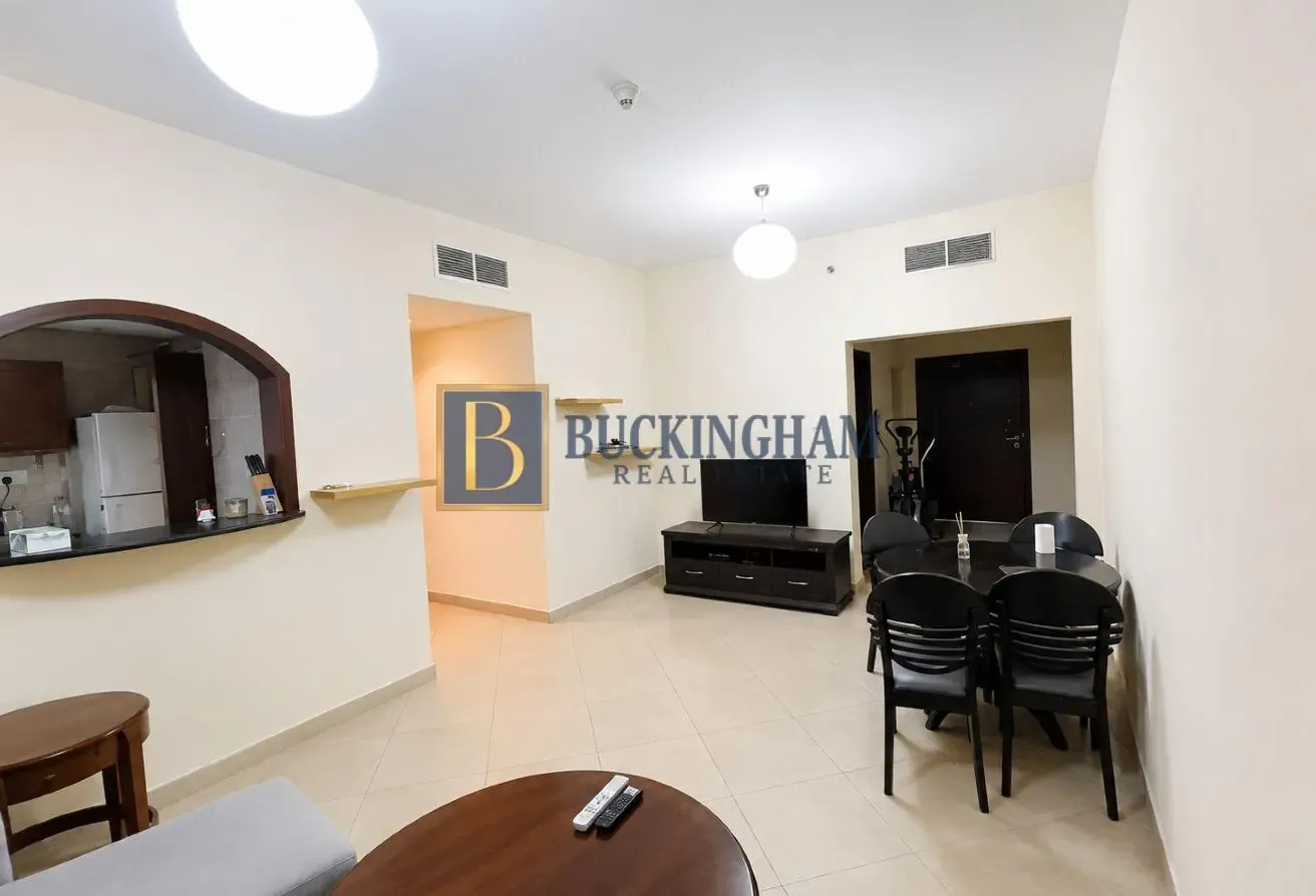 Spacious 1BR | Skyline View | Balcony