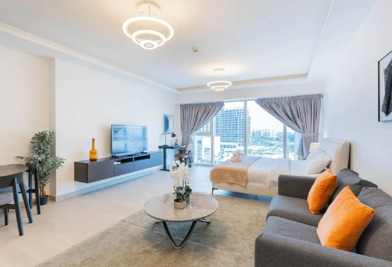 Amazing Amenities l Bright Unit l Great Location