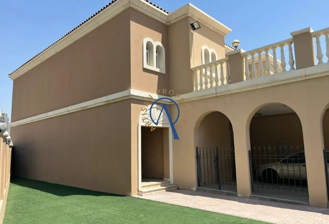 CORNER TOWNHOUSE | PRIVATE GARDEN | CALL NOW