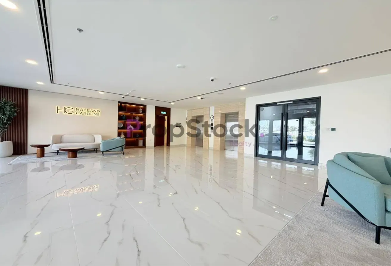 Brand New| Pool View| Semi-furnished