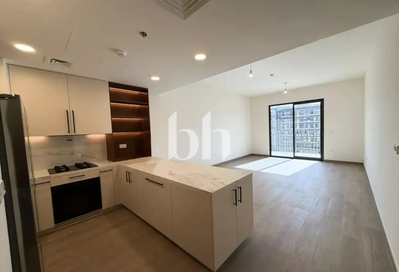 Spacious 2BR | Vacant | Town Square Living