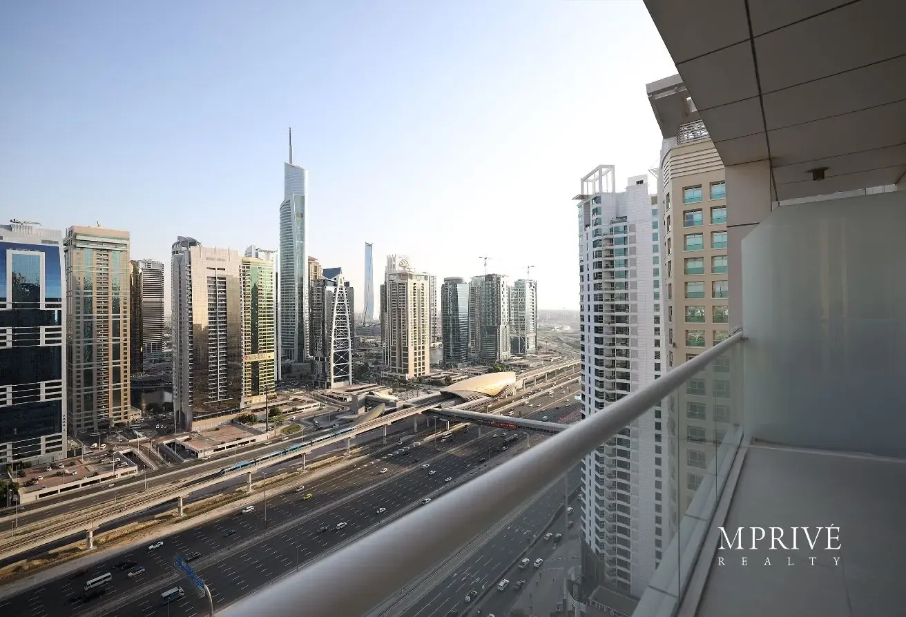 Corner Unit | Marina View | Close to Metro| Vacant