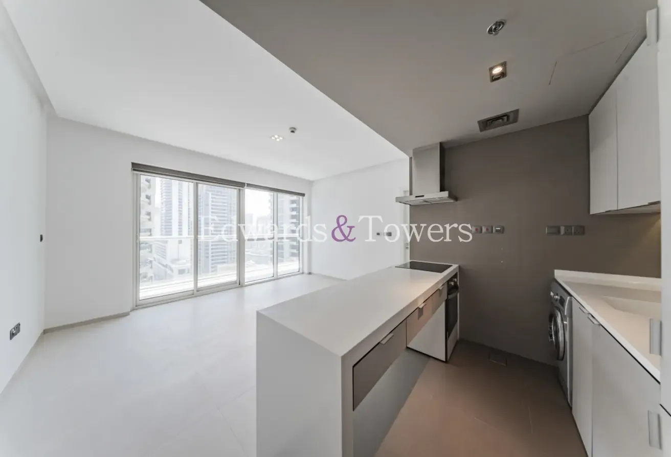Spacious Unit | Large Balcony | Well Maintained
