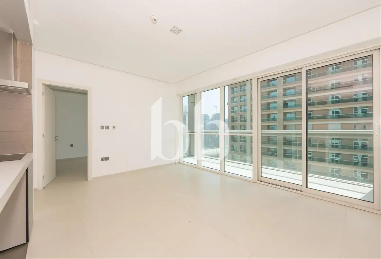 Vacant Soon | Furnished | Mid Floor