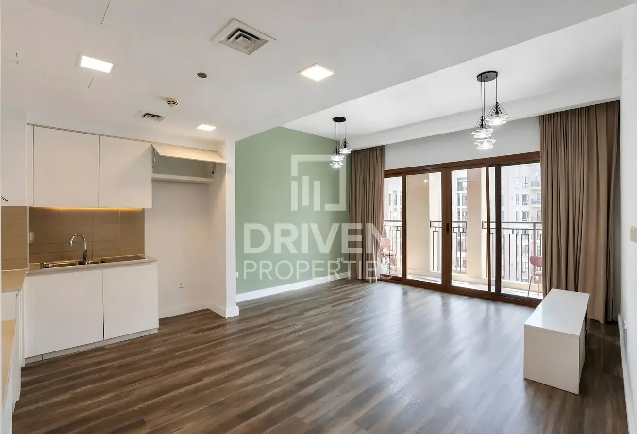 Upgraded Apt | Large Layout with Study Room