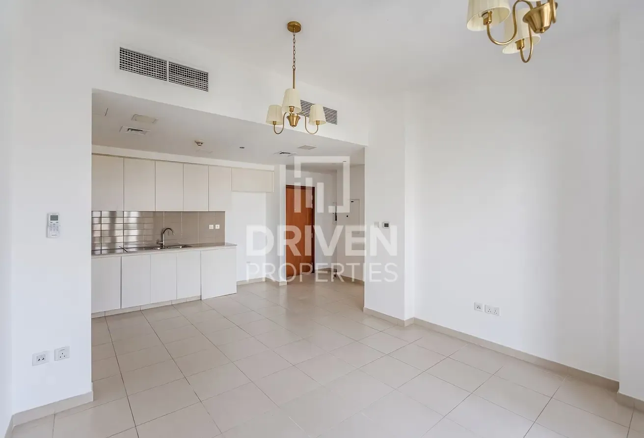 Ready to Move in | Spacious Layout | Well Managed