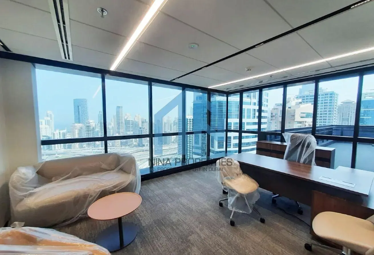 Exclusive | Vacant | Corner unit with Balcony