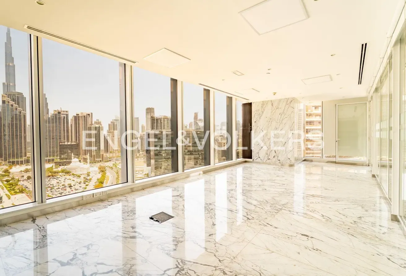 Fully Fitted | 12 Parkings | Close To Metro
