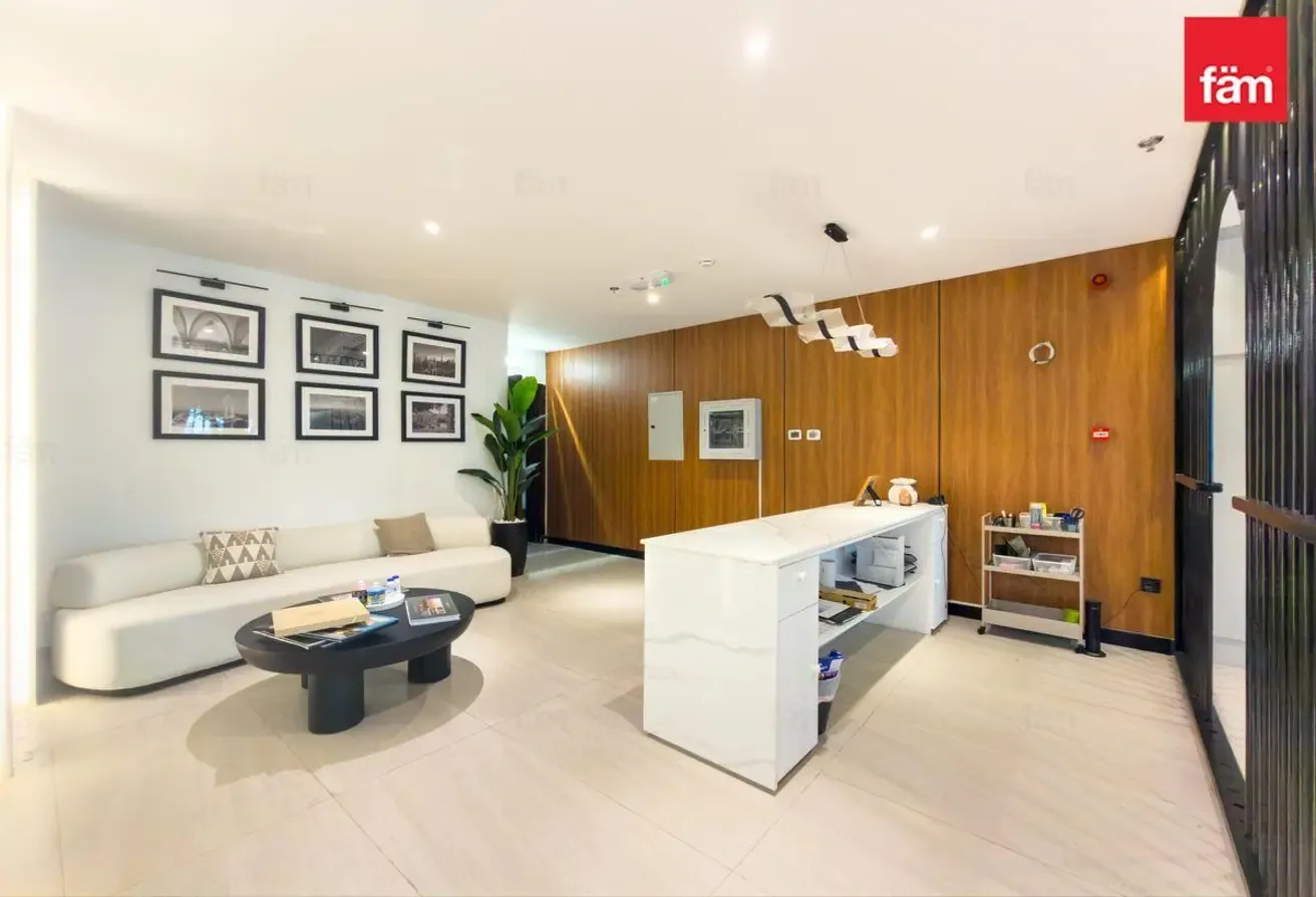 Fully Fitted | Partial Canal | Best Layout
