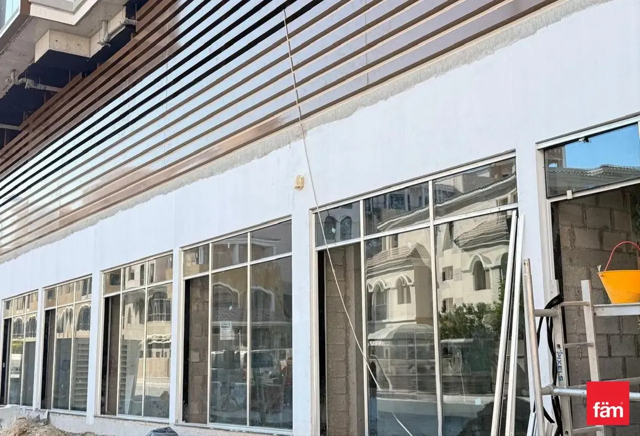 Near To Mall 20/80 Payment Plan Prime Location
