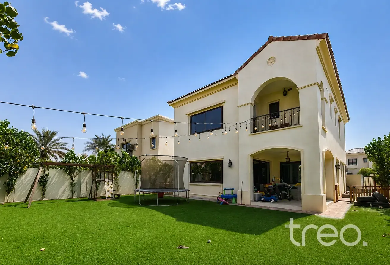 Largest Plot | Near Pool | Vacant now