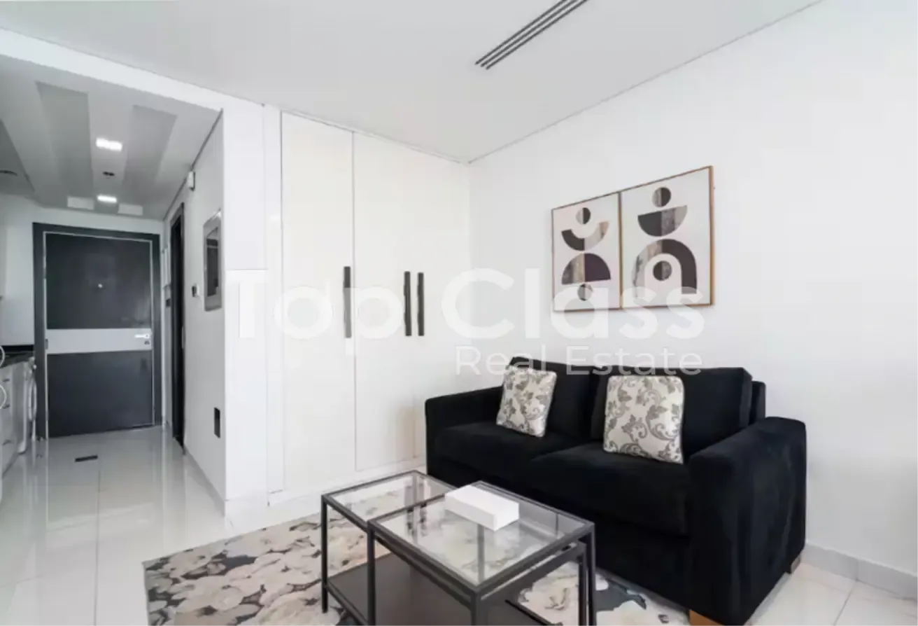 Upgraded | Vacant on Transfer | High-Floor Studio