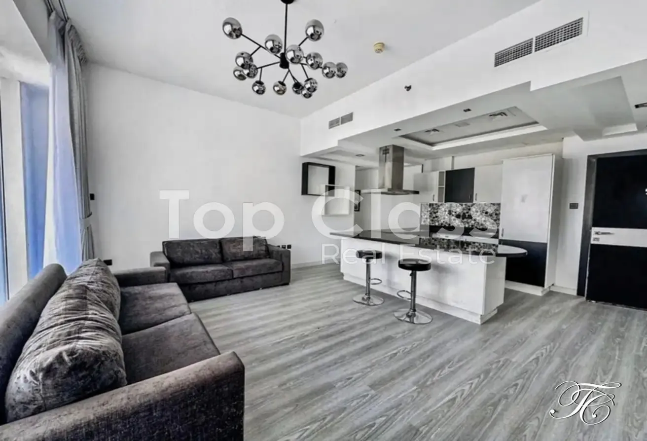 Fully Furnished |Rented | Upgraded | Mid Floor