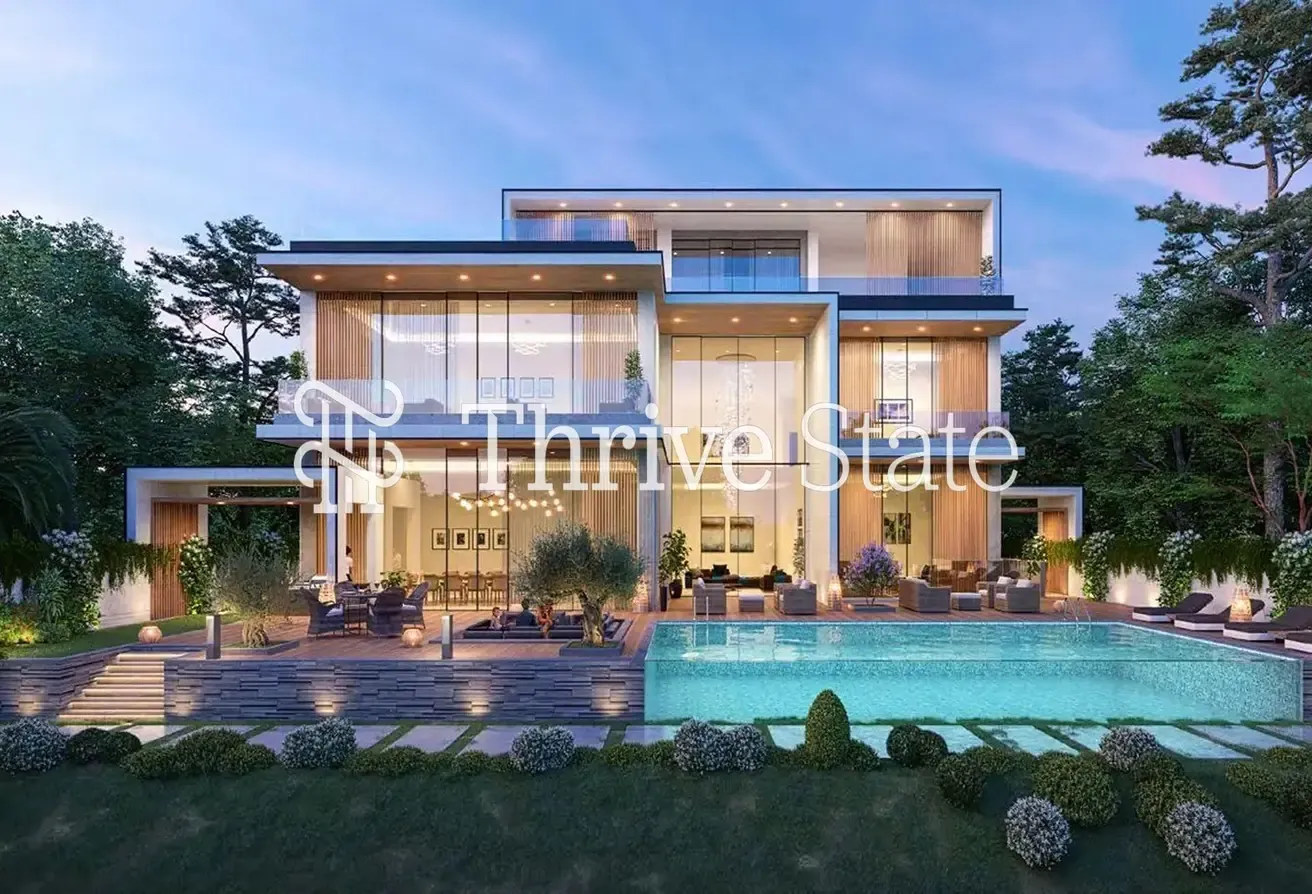 Luxury Villa in Prestigious Golf Community | Gated