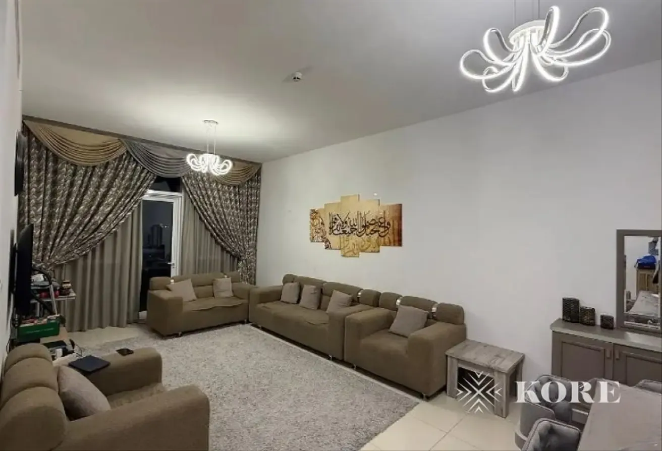 Fully Furnished | Low Floor | Vacant On Transfer