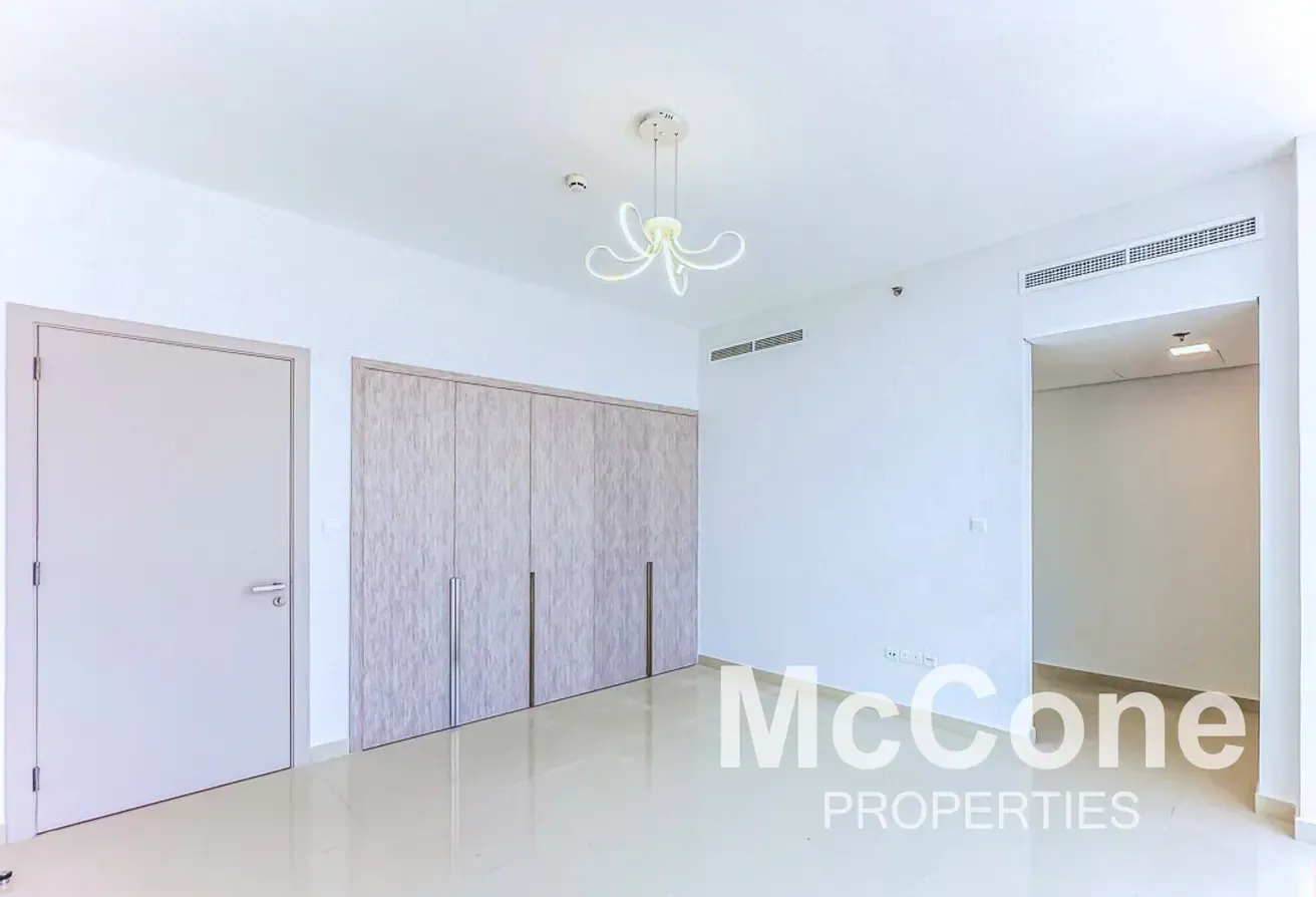 Oversized Sun-Drenched | Sought After View| Vacant