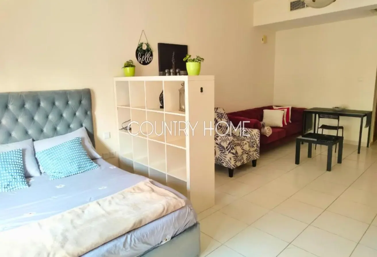 Spacious Studio | Vacant | Furnished