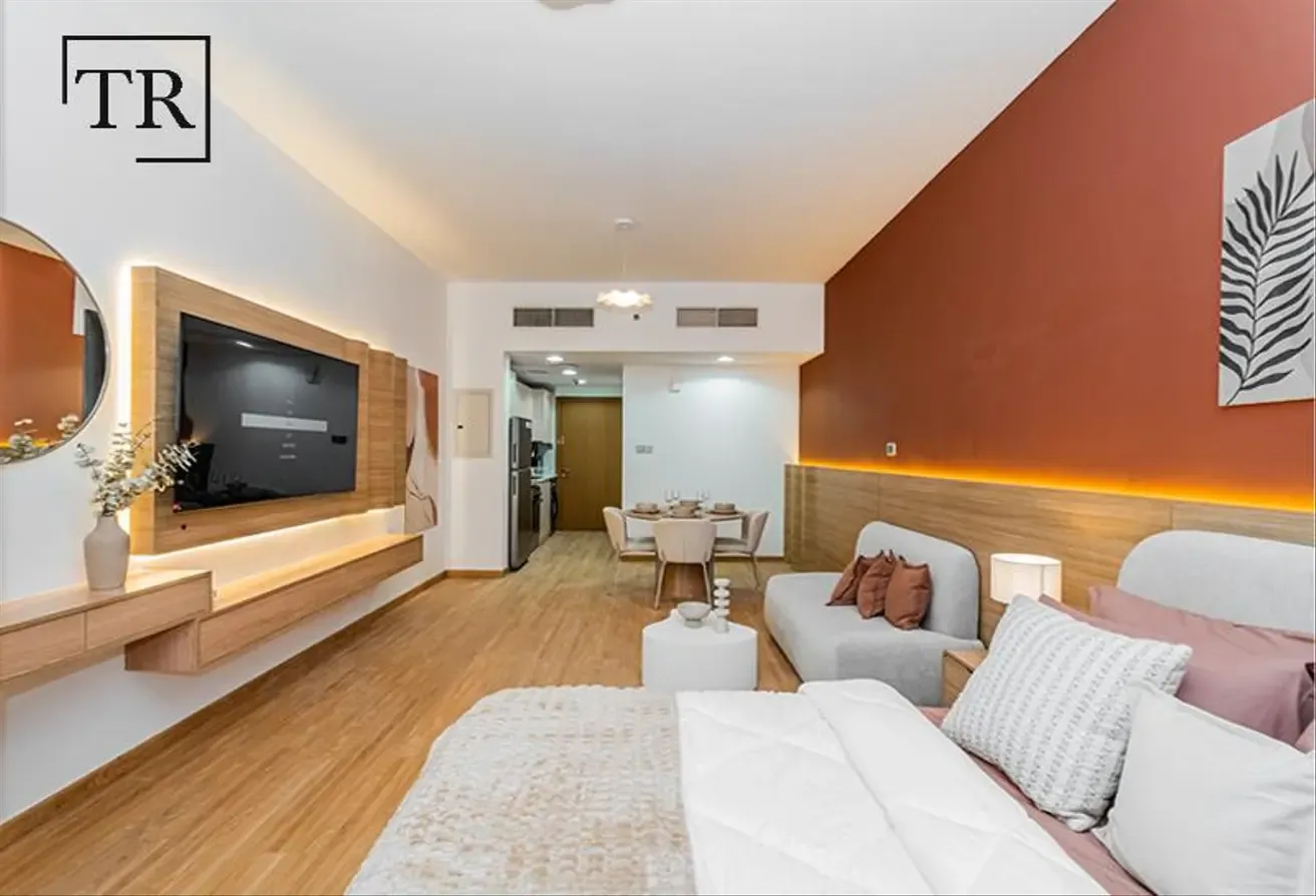 Fully Upgraded| Community Views| Vacant| Furnished