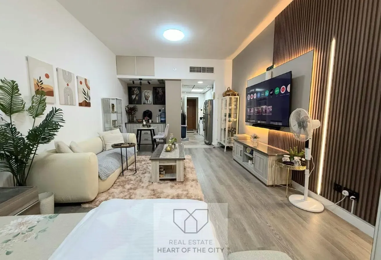 Balcony | Spacious | Furnished