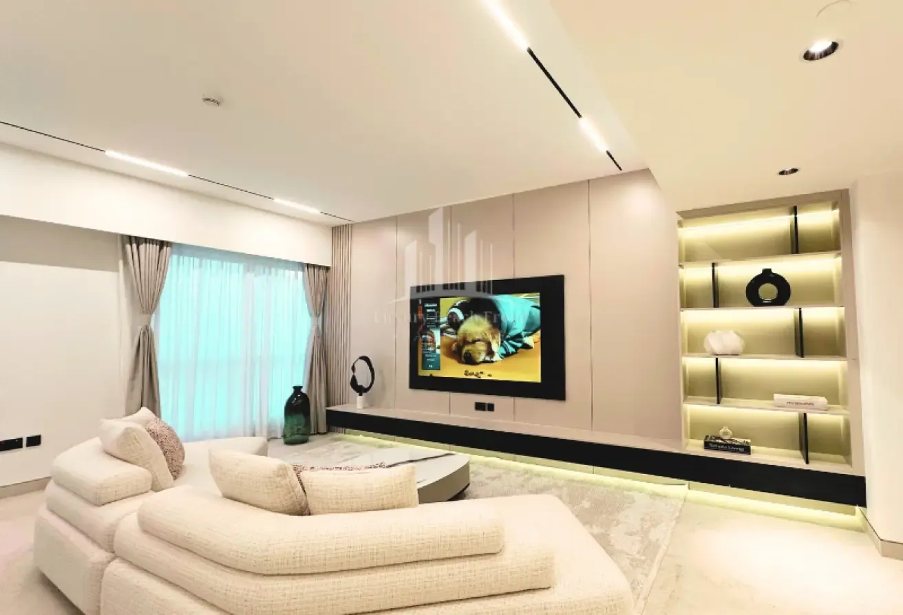 Luxury upgraded | Marina Veiw | Vacant