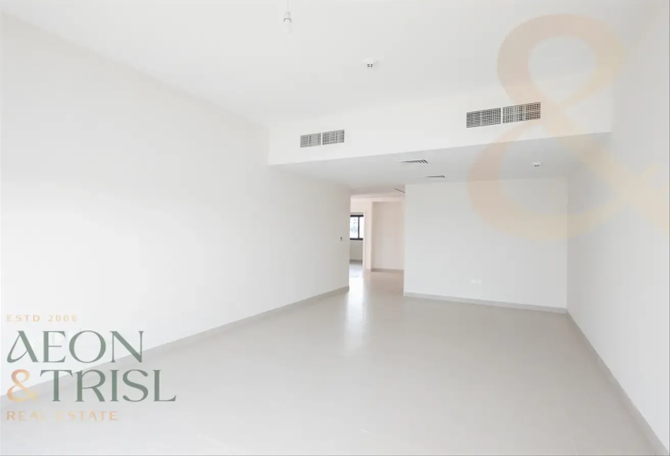 Exclusive | 4 Bedroom Corner Unit | Vacant