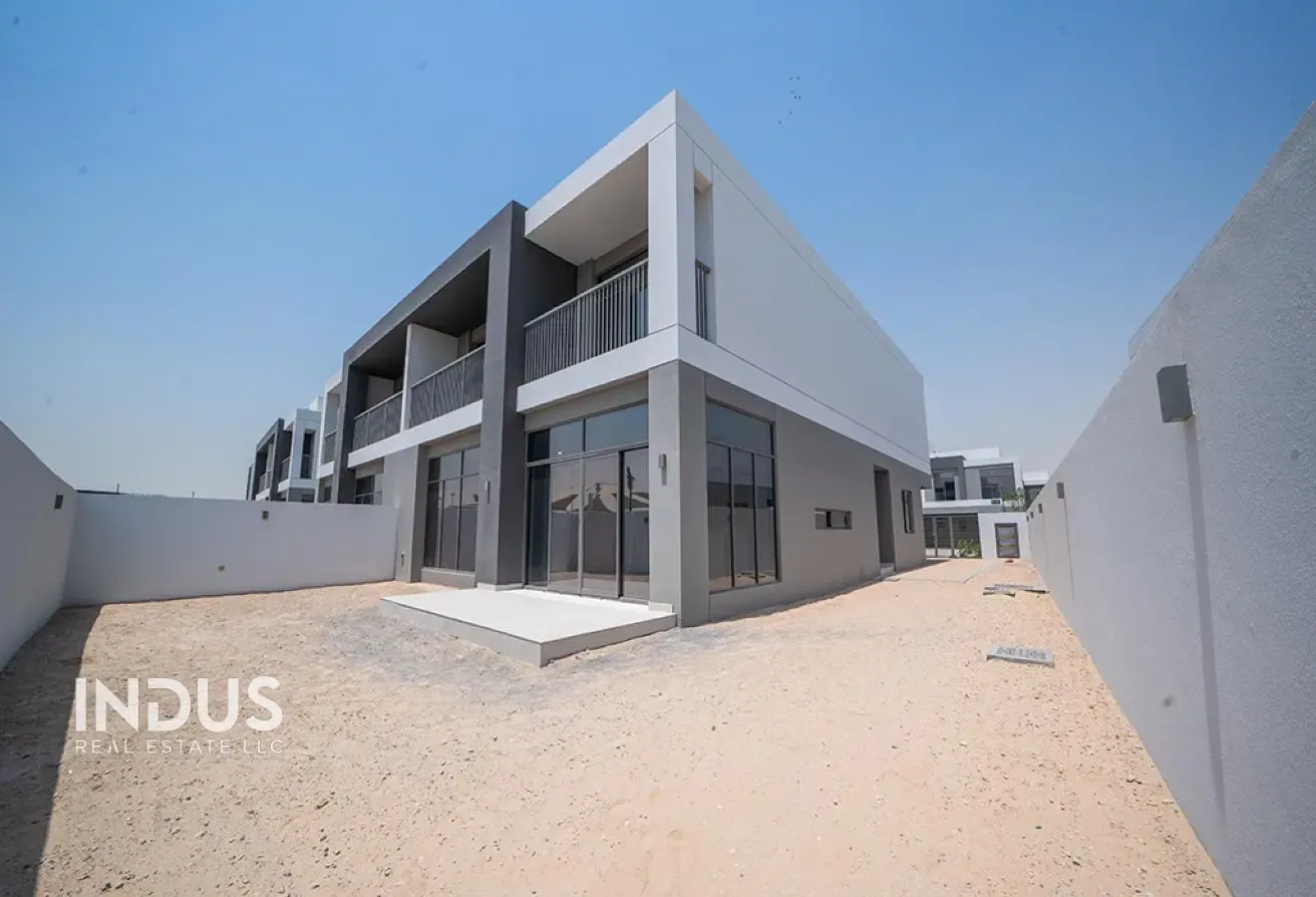 Genuine Seller|Spacious| 5BR +Maid| Green PatcH