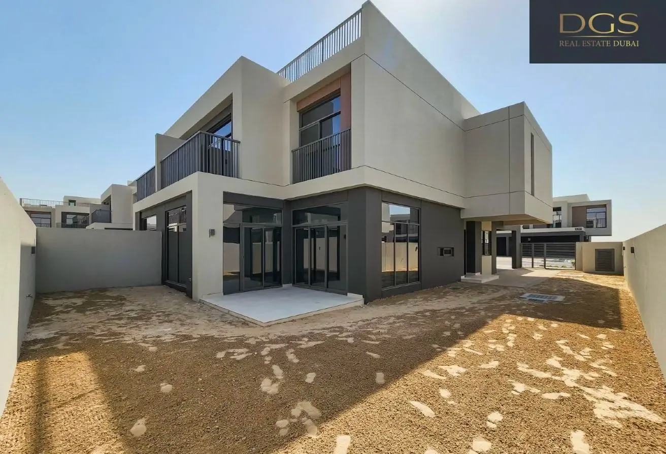 Pulse Beachfront | Spacious 4BR Villa | Vacant