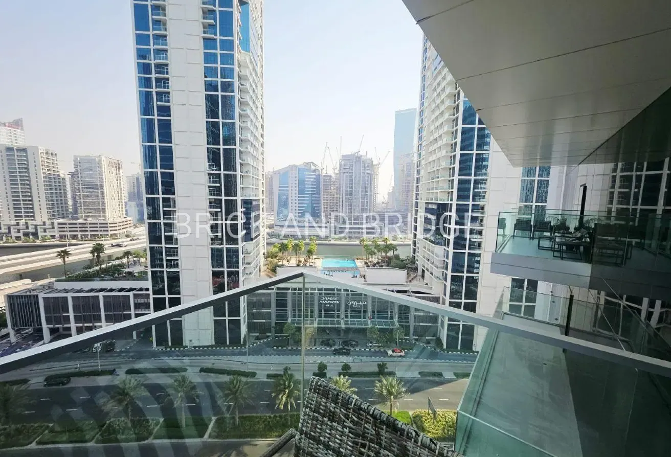 Discover Elevated Urban Living in the Heart of Bus