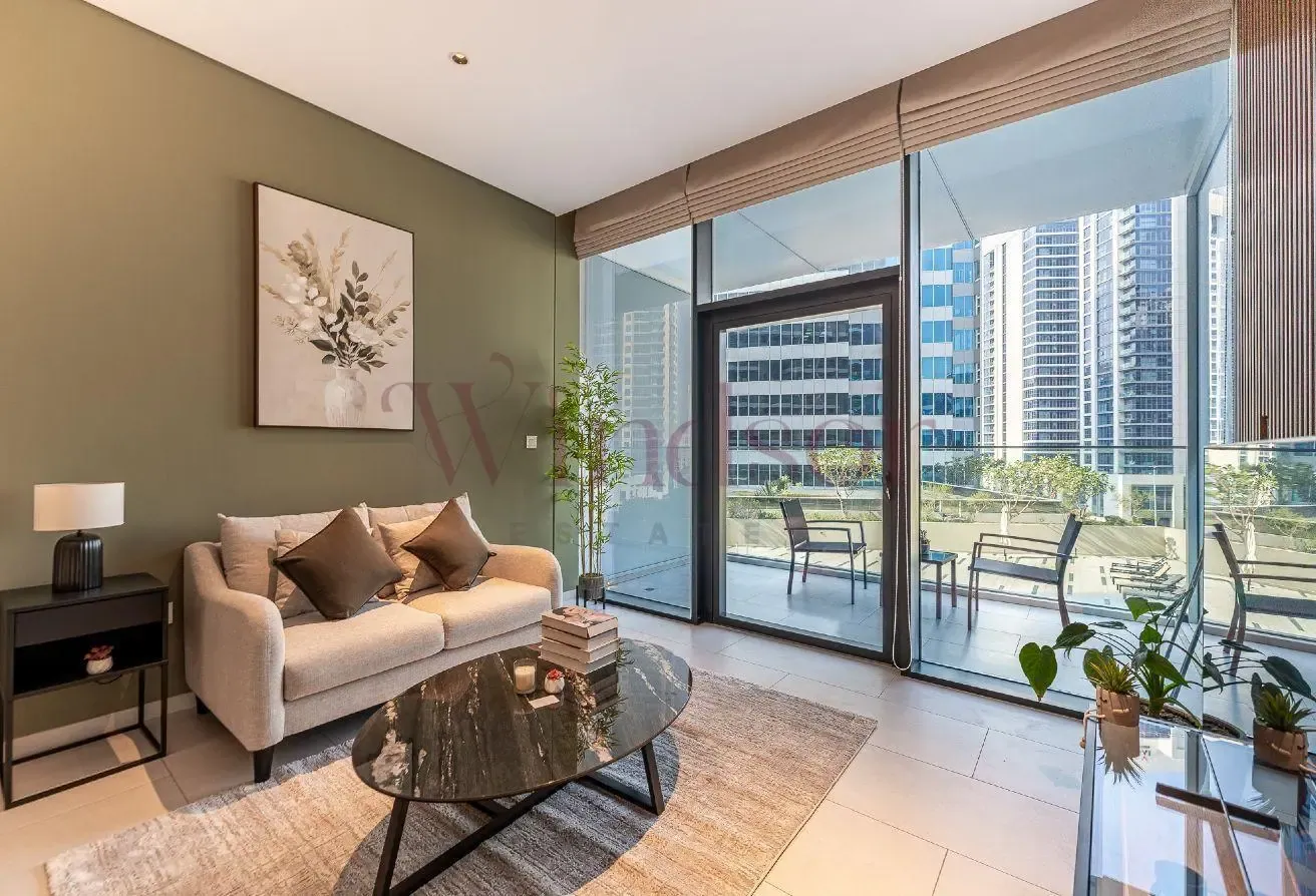 Luxury Living | 12 Cheques | Pool View