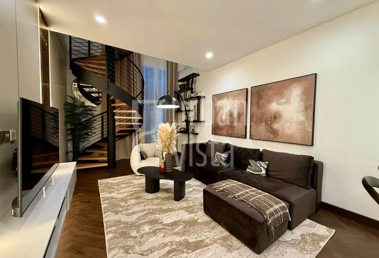 Designer Renovated | Duplex | Fully Furnished