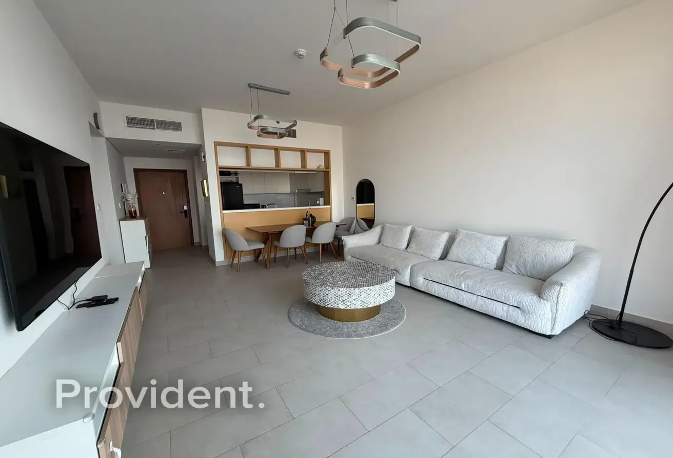Furnished | Creek View | Multiple Cheques