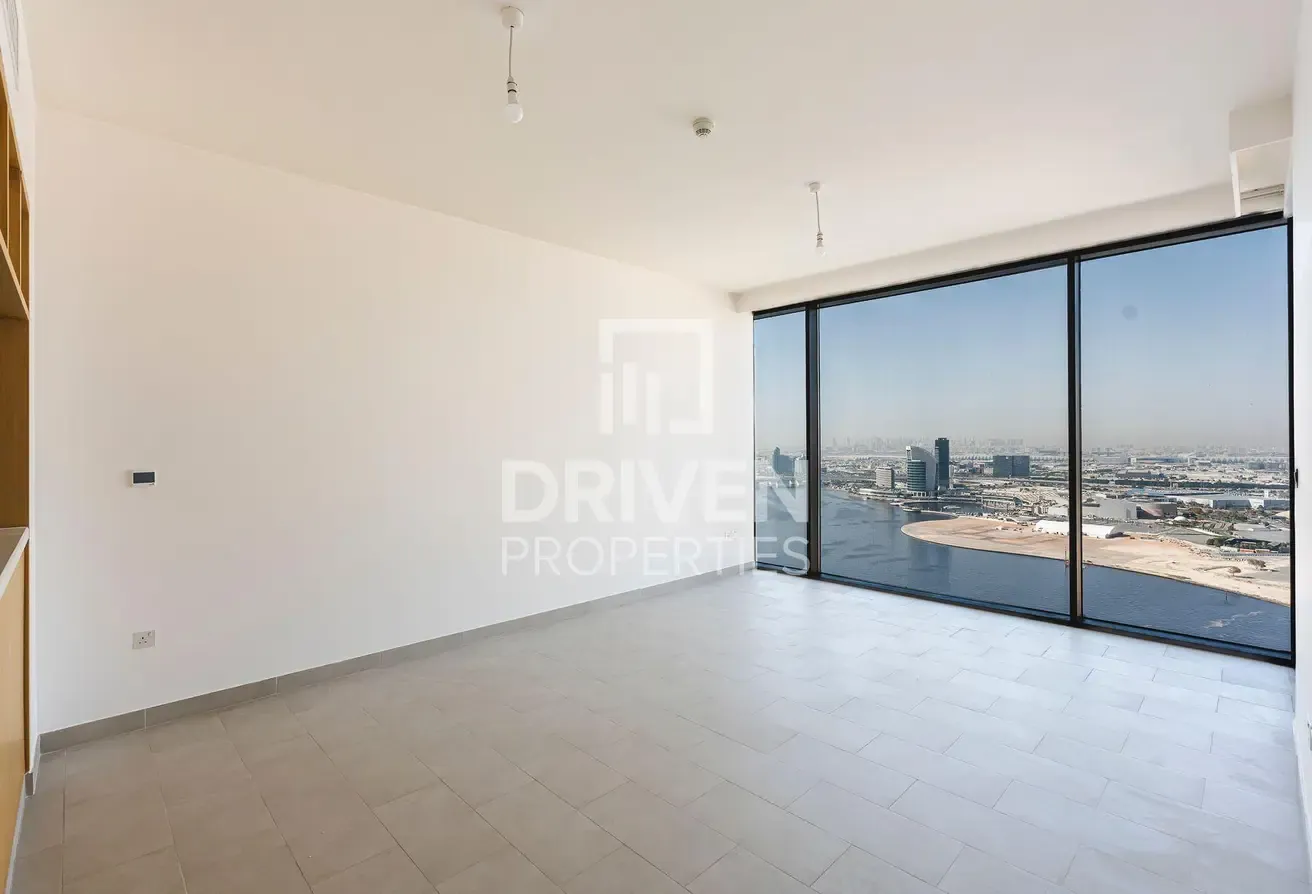 Ready to Move in | High Floor | Sea View
